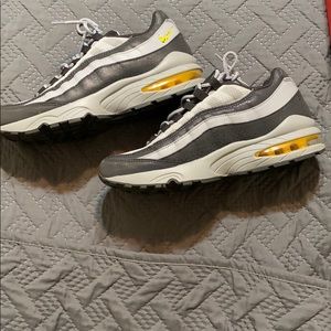 Air max 95 Grade school